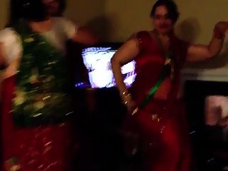 Sexy Nepali Aunty Dancing
